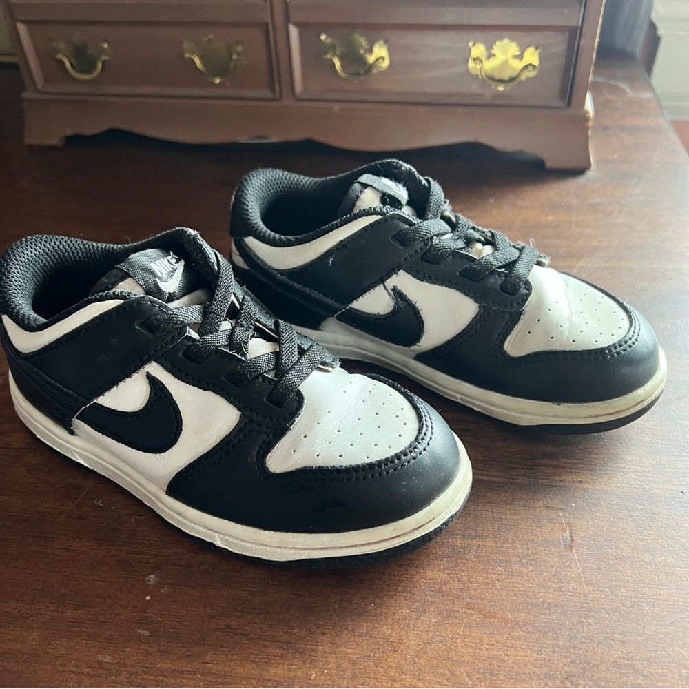 White and black Panda Nike Dunks - Toddlers